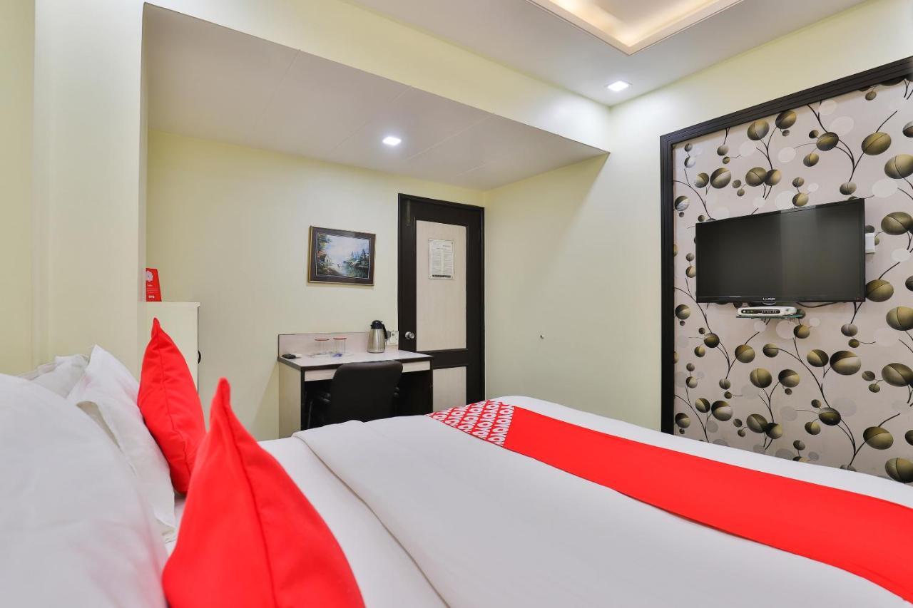 Oyo 17117 Hotel Rainbow Vadodara Exterior foto