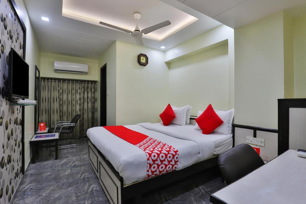 Oyo 17117 Hotel Rainbow Vadodara Exterior foto